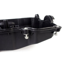Load image into Gallery viewer, Cylinder head valve cover engine valve cover for BMW E60/E90/E84/E85/E88 11128645888 11127555212 11127553171